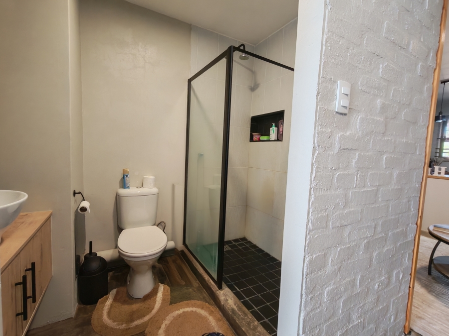 To Let 1 Bedroom Property for Rent in Kannoniers Park North West